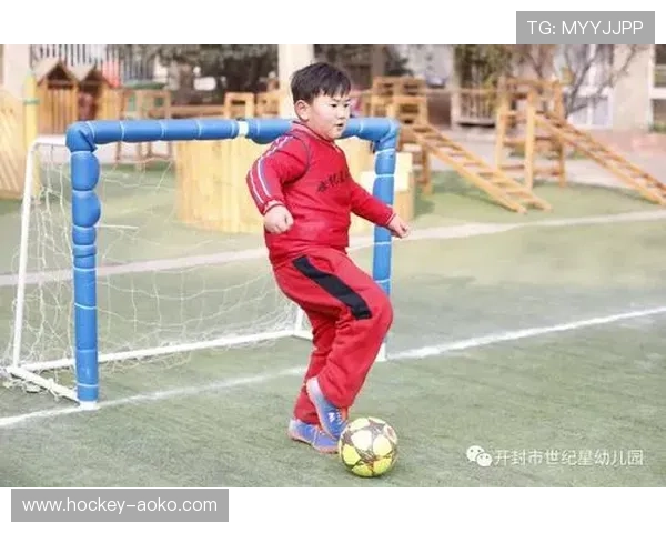 足球星pose引领潮流展现运动激情与青春活力风采